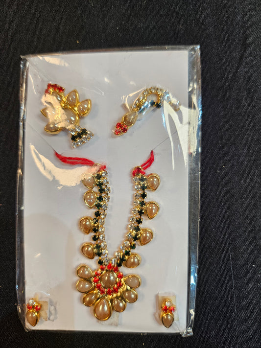 Stone & pearl chitraji mukut set (c)